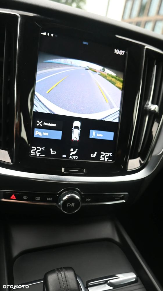 Volvo V60 B3 B Momentum - 34