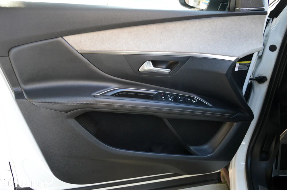 Peugeot 3008 225 e-EAT8 GT - 9