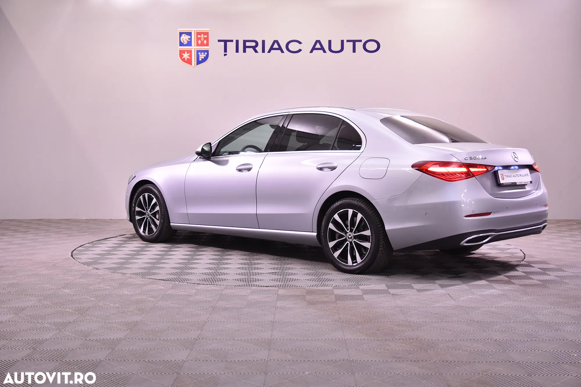 Mercedes-Benz C 300 de 4Matic 9G-TRONIC AMG Line - 3