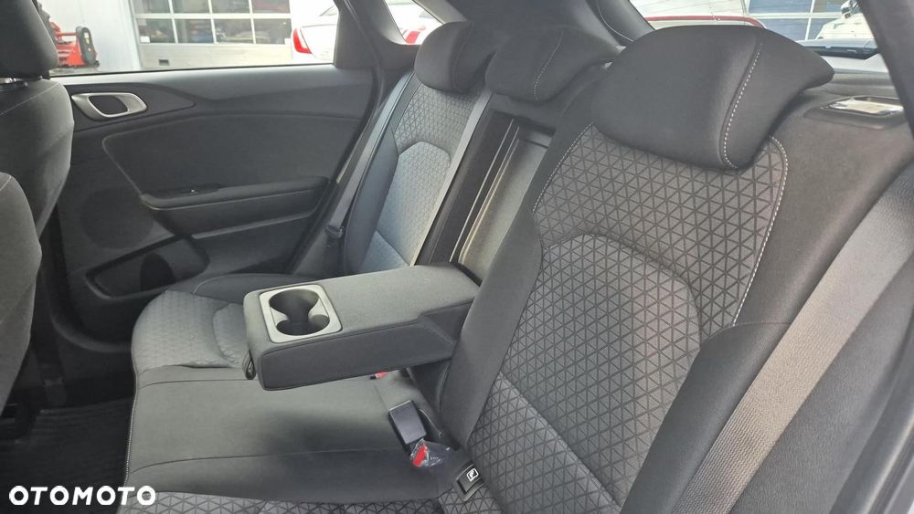 Kia Ceed 1.5 T-GDI M - 16