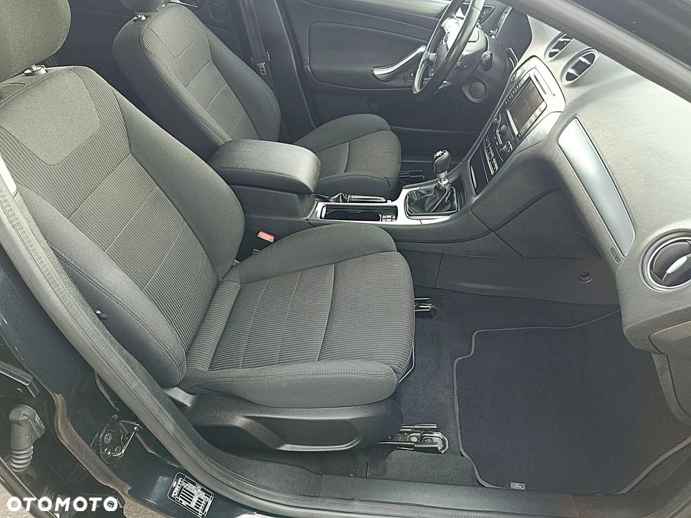 Ford Mondeo - 12