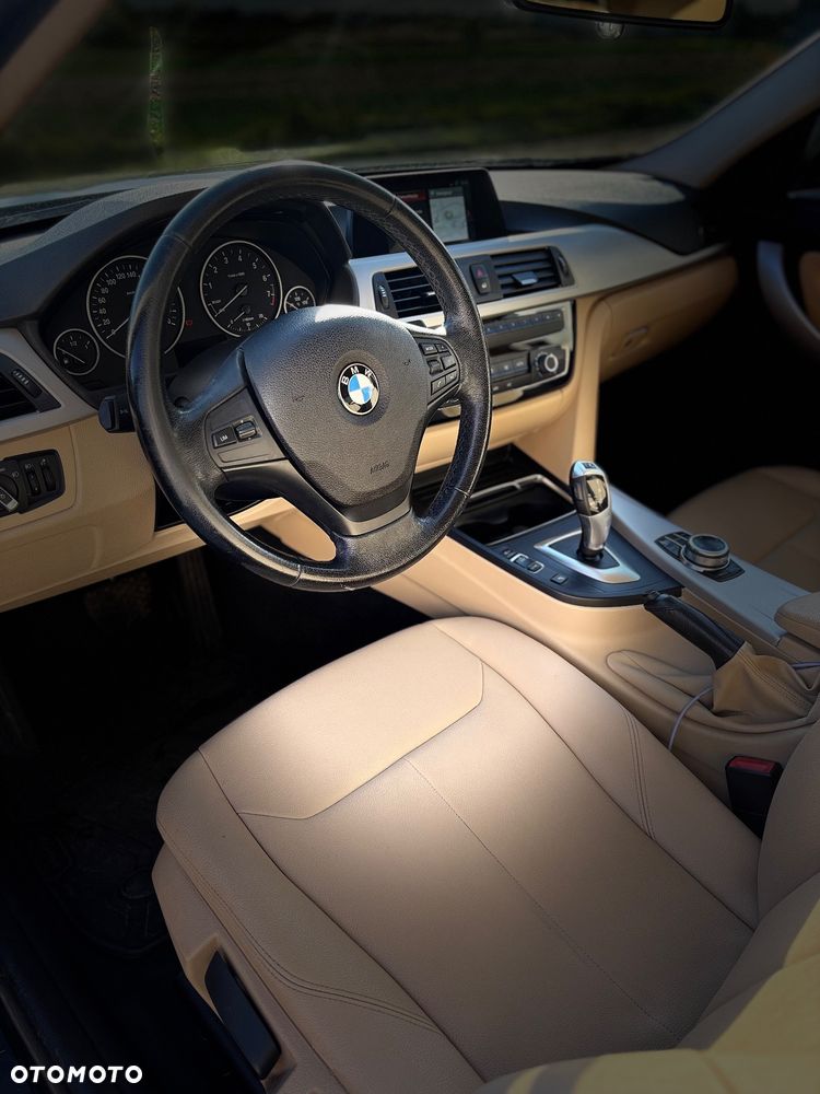 BMW 318I 2018 photo 2