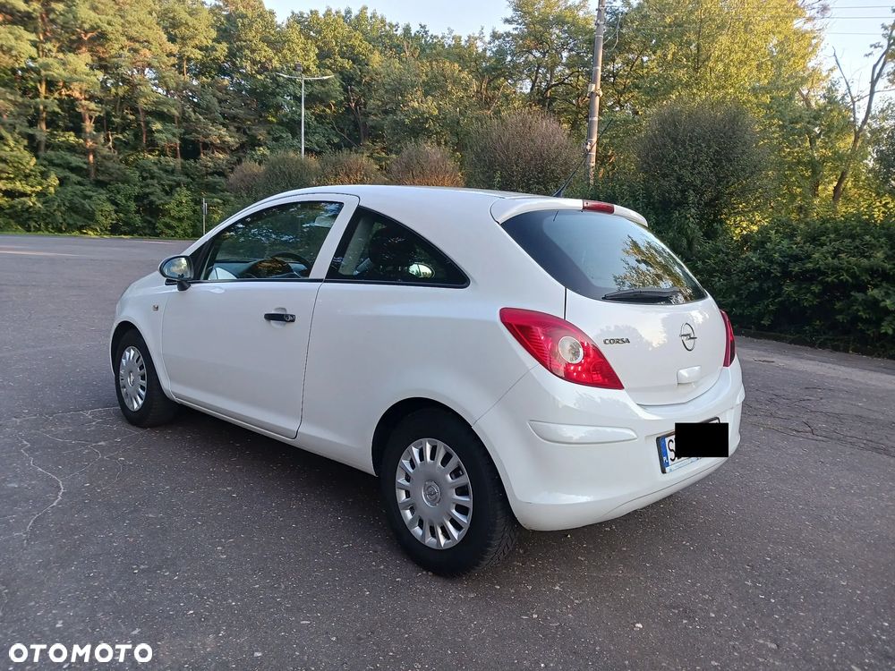 Opel Corsa 1.2 16V Essentia - 3