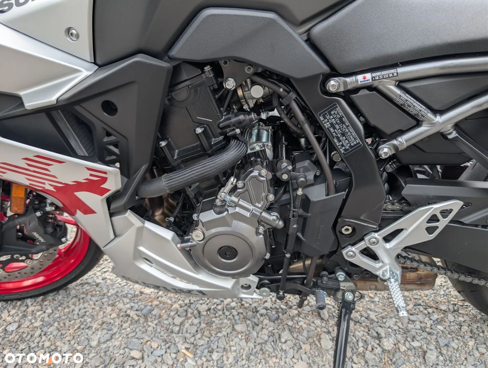 Suzuki GSX - 8