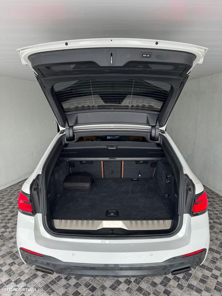 BMW 530 e Pack Desportivo M - 19