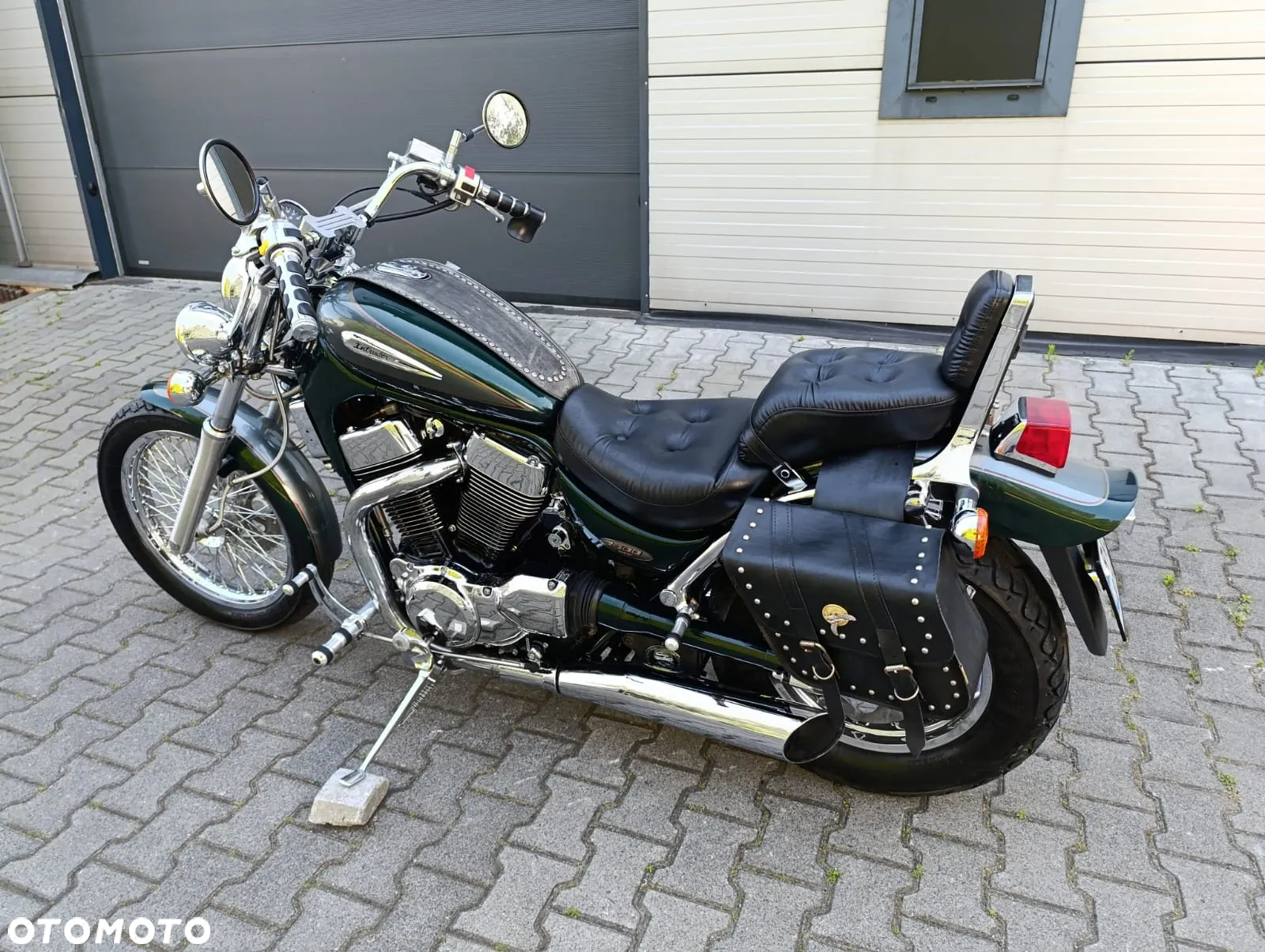 Suzuki Intruder - 10