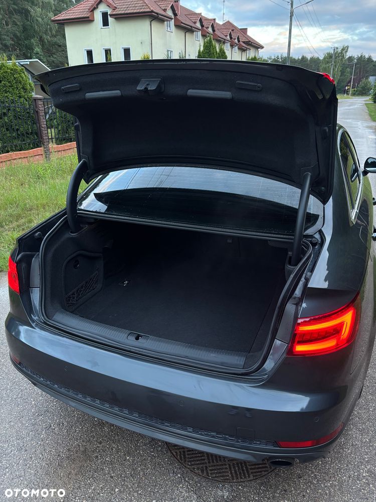 Audi A4 Limousine 2.0 TFSI ultra Sport S tronic - 8