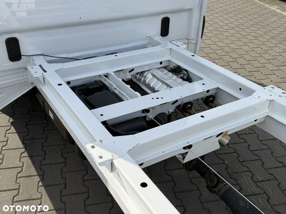 Mercedes-Benz Sprinter - 17