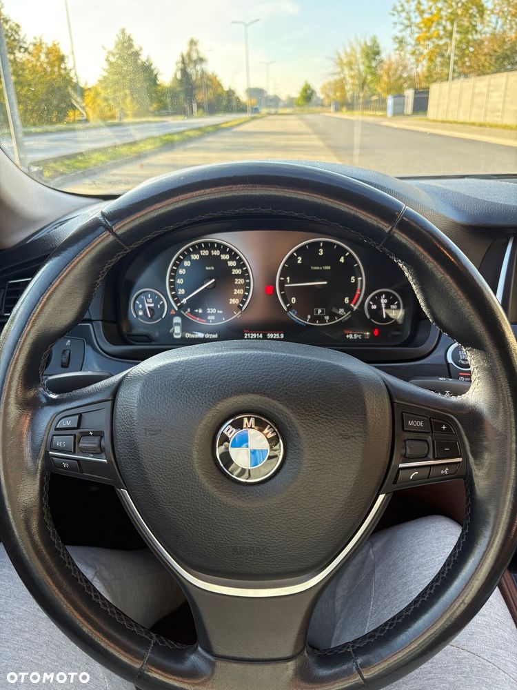 BMW Seria 5 520d xDrive - 9