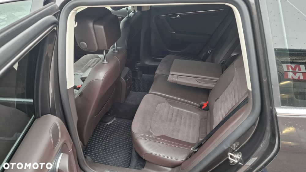 Volkswagen Passat 2.0 TSI Highline DSG - 8