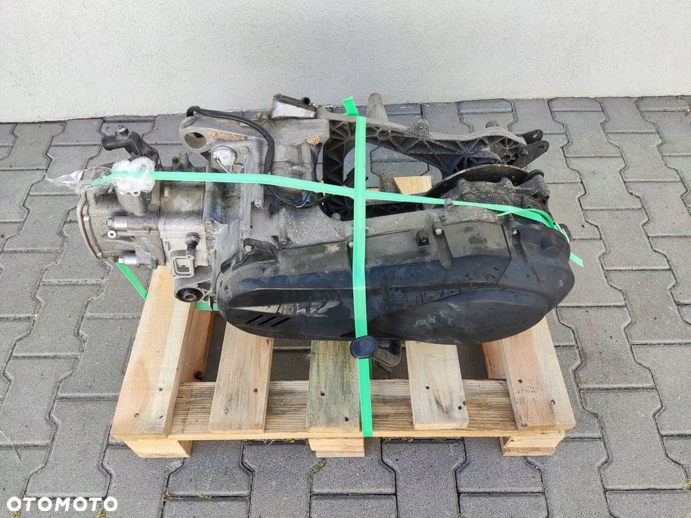 SILNIK METROPOLIS RS 400 399 cm 0.4 L BENZYNA 3176 KM P6A 2013-2018 - 2