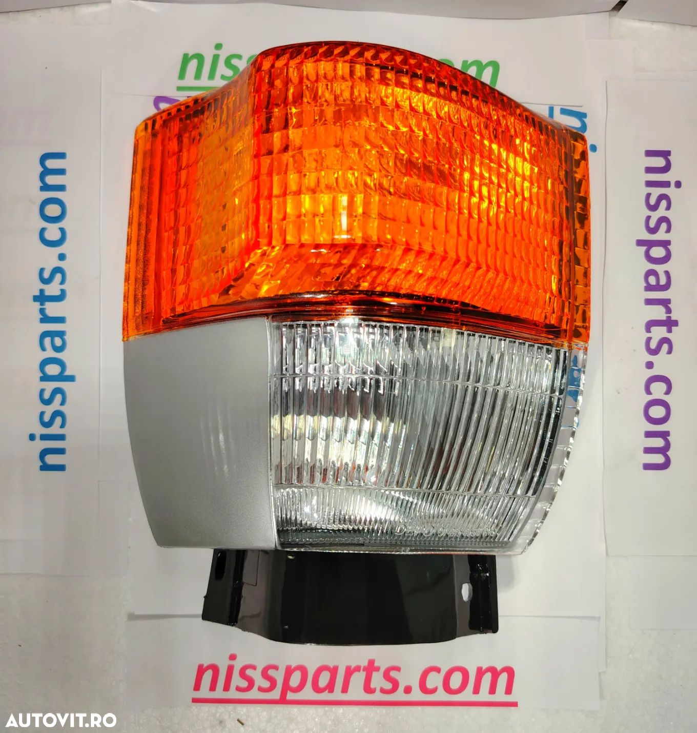 Semnalizator dreapta Nissan Cabstar an 1998-2001 261243T900 index semnal piese - 1