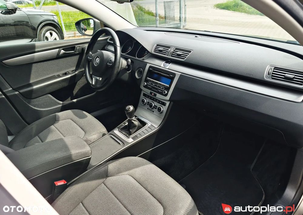 Volkswagen Passat 2.0 Blue TDI SCR Comfortline - 6