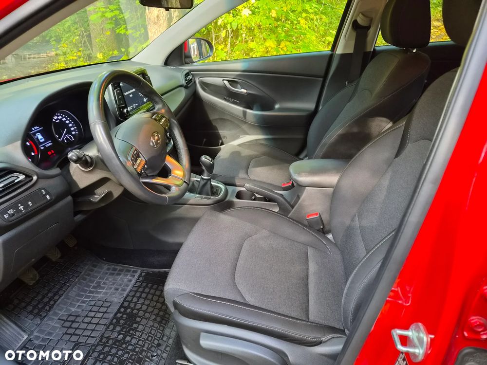 Hyundai i30 1.6 D Comfort - 28
