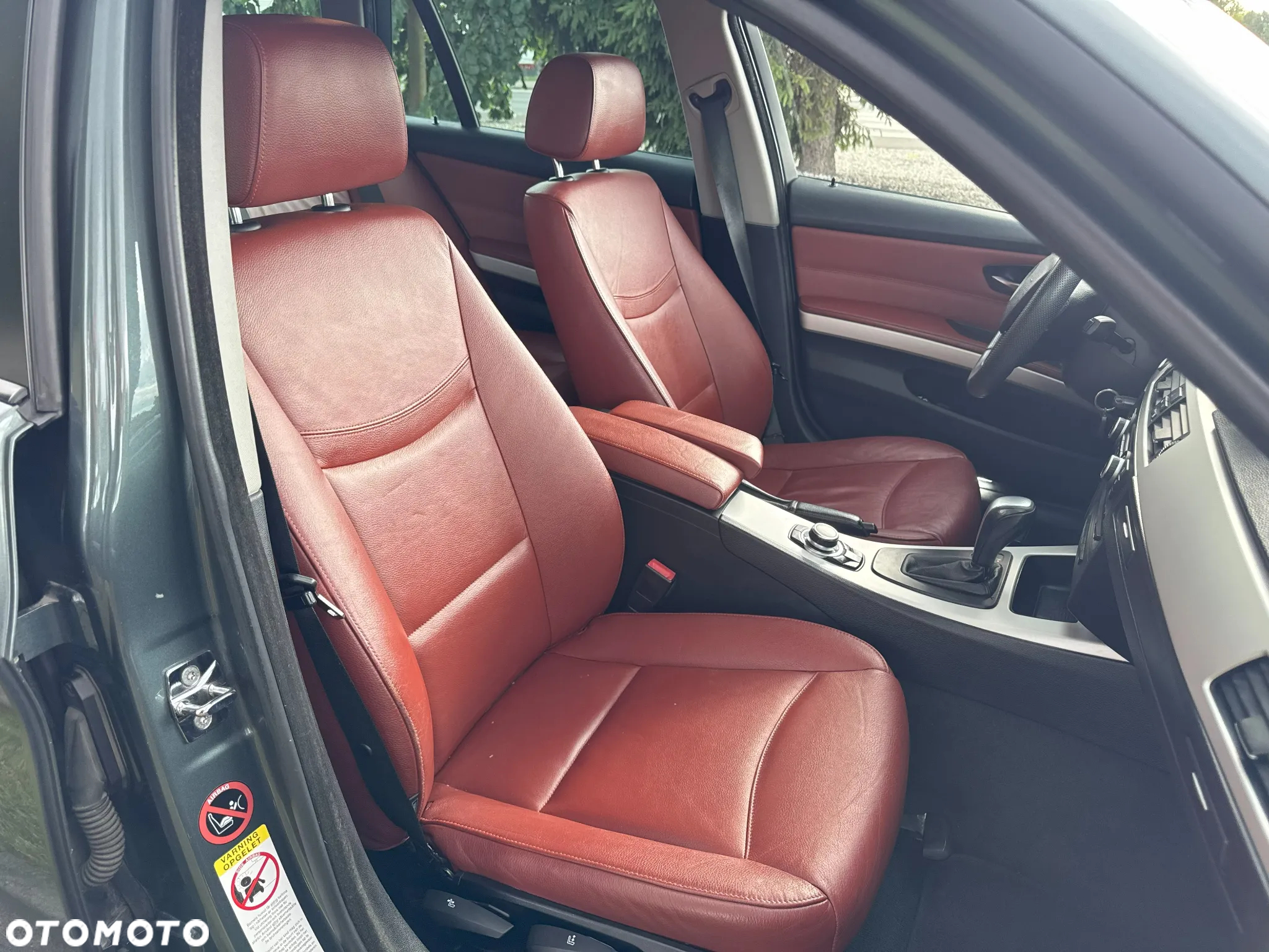 BMW Seria 3 318d DPF Touring - 14