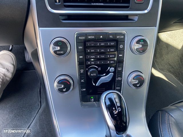 Volvo S60 Cross Country 2.0 D3 Pro Geartronic - 23