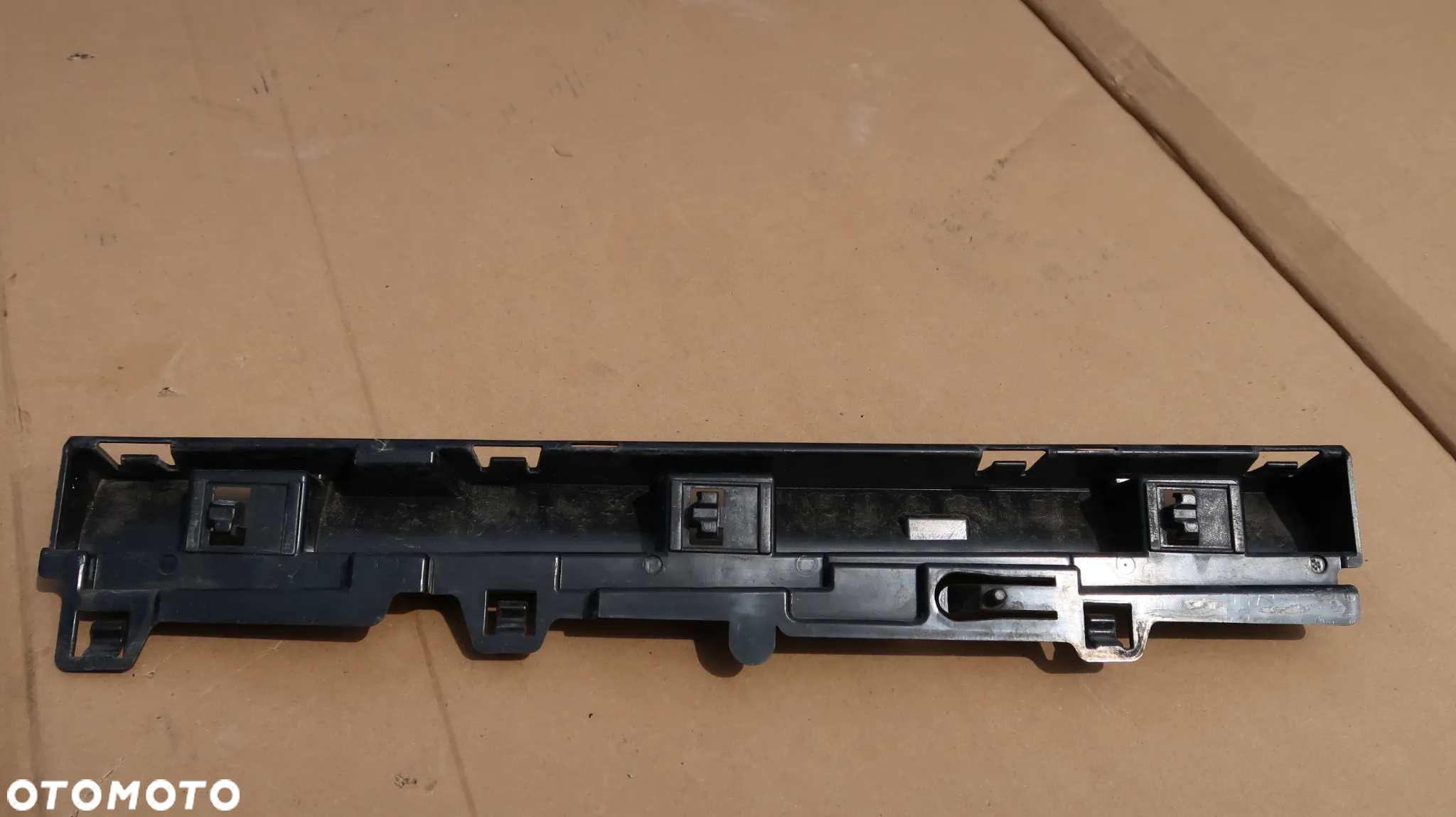 LISTWA PROGOWA LEWA BMW f80 - 16