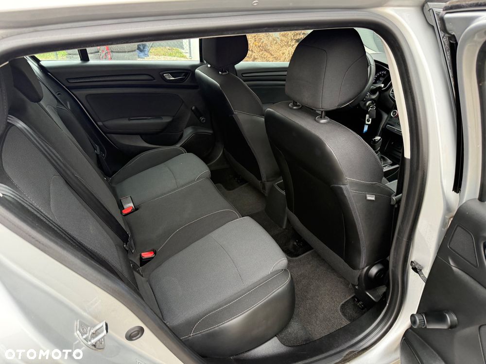 Renault Megane 1.2 Energy TCe Bose - 17