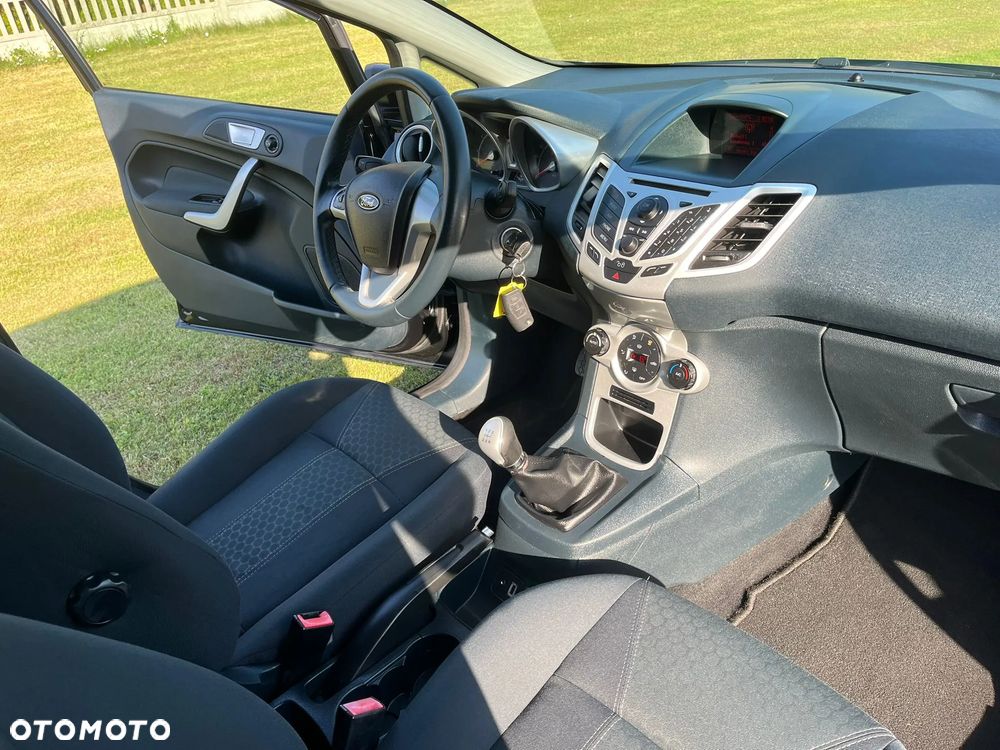 Ford Fiesta 1.25 Titanium EU5 - 9