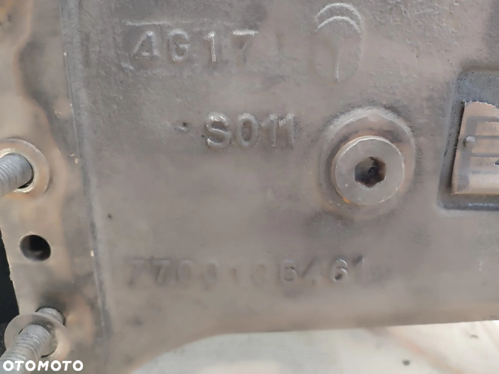 Obudowa mostu napędowego przedniego 7700170701 Massey Ferguson 8727 - 9
