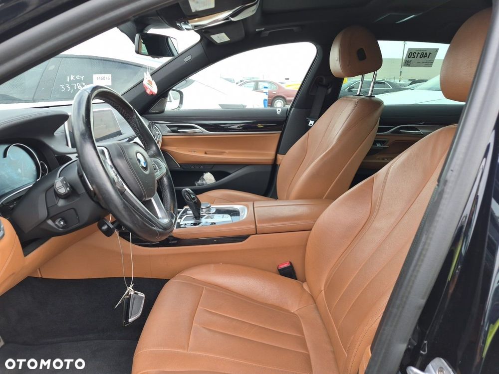 BMW Seria 7 740i - 6