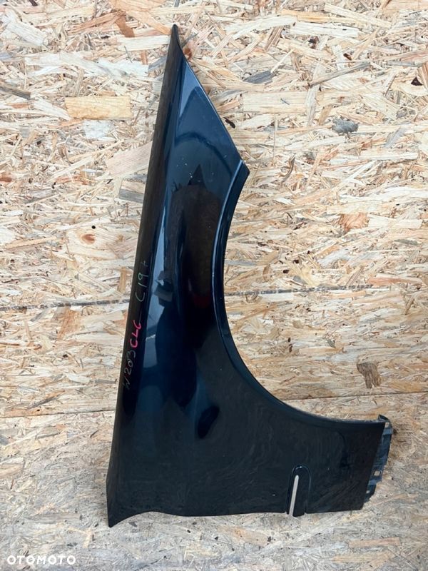 BŁOTNIK prawy MERCEDES W203 CLC Kod lakieru: C197