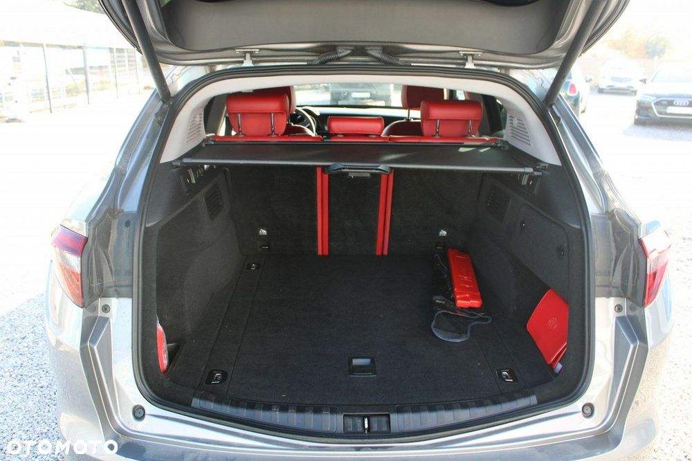 Alfa Romeo Stelvio - 16