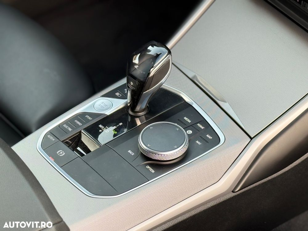 BMW Seria 3 330e Aut. Advantage - 11