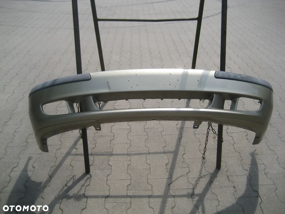 volvo v40 s40 lift 00-04r zderzak przedni uszkodzony