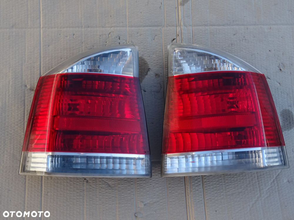 LAMPY TYŁ LAMPA TYLNA PRAWA LEWA OPEL VECTRA C HB SEDAN WKŁAD OPRAWKA WTYCZKA - 1