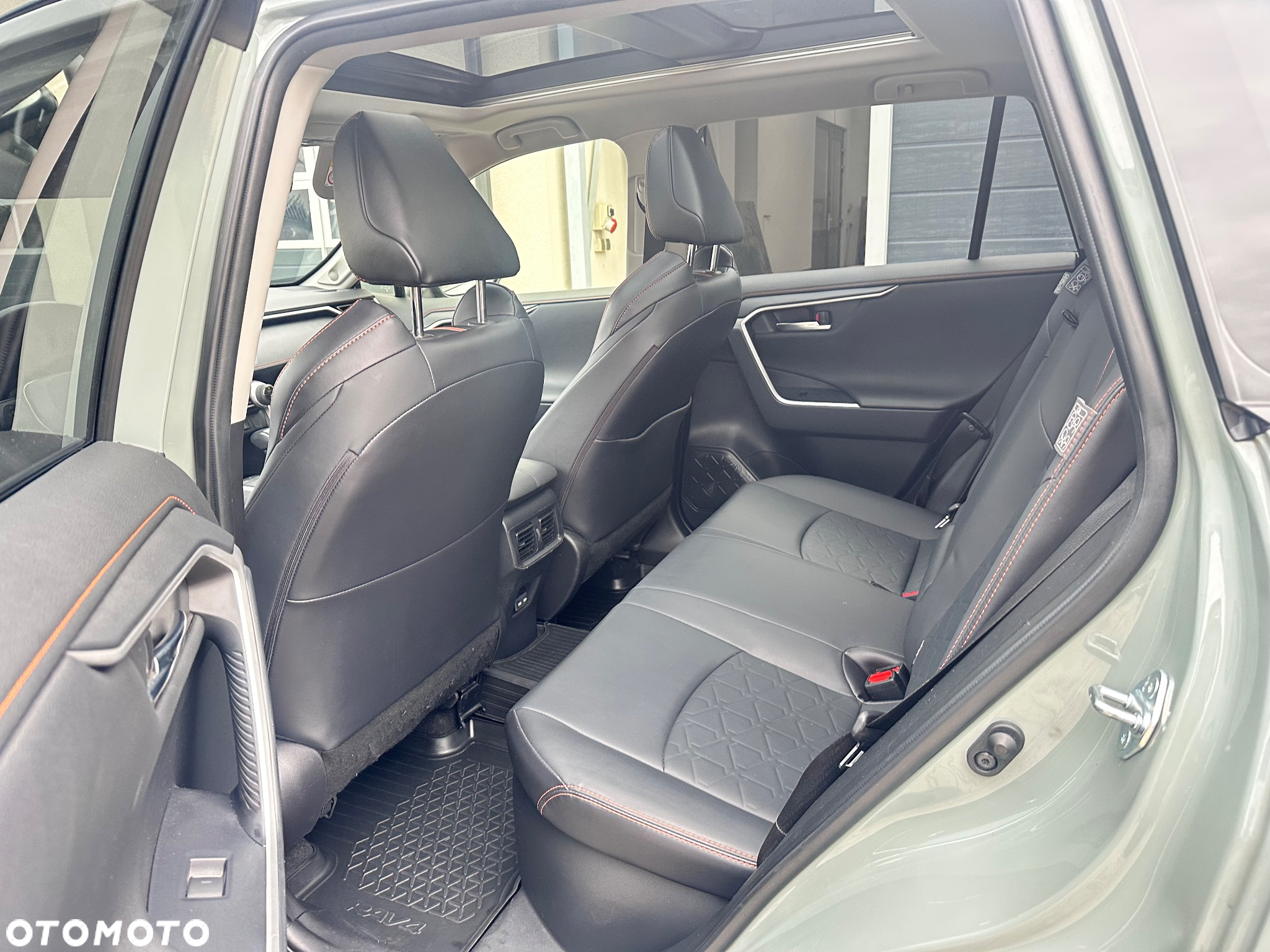 Toyota RAV4 - 18