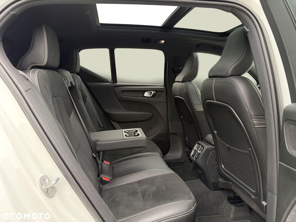 Volvo XC 40 T3 R-Design - 31