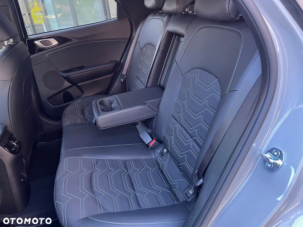 Kia XCeed 1.6 T-GDI Tribute DCT - 27