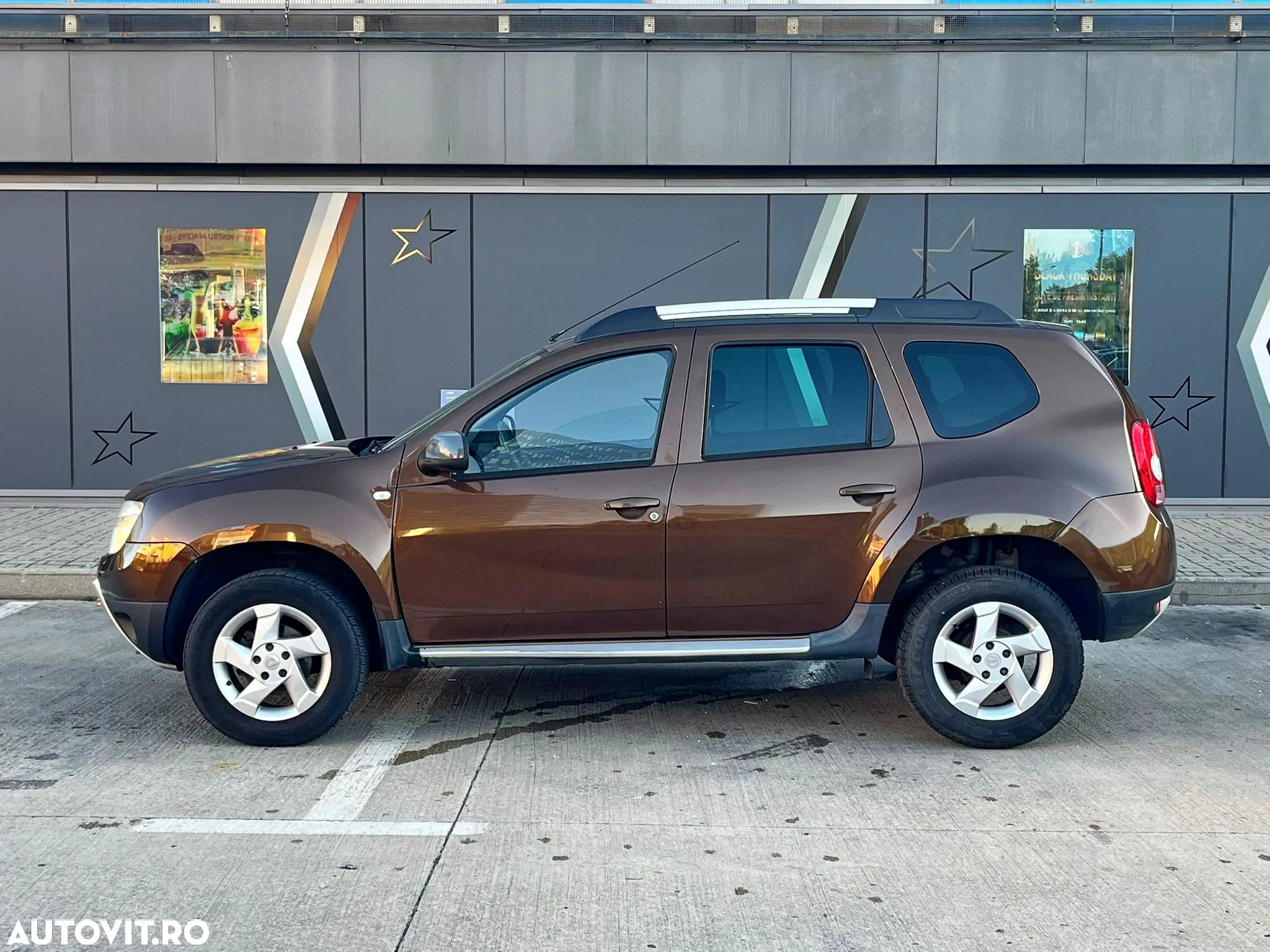 Dacia Duster 1.6 4x2 Laureate - 12