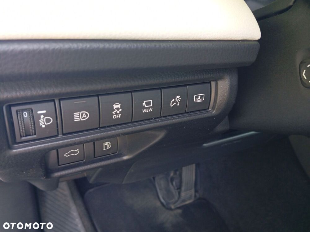 Toyota Camry - 15