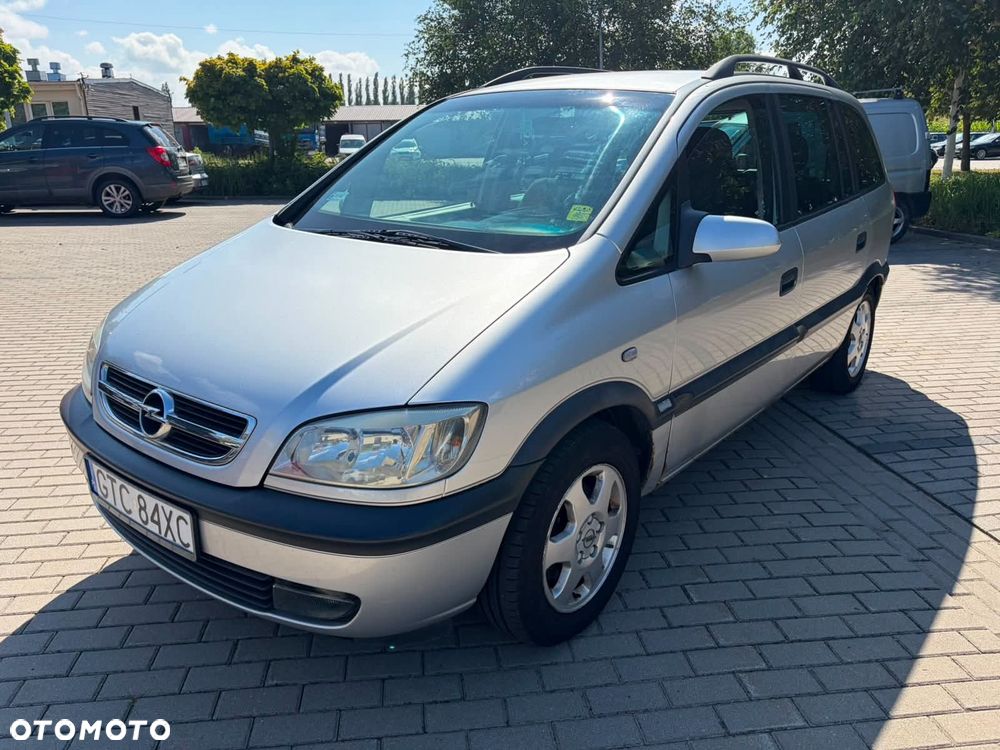 Opel Zafira - 10