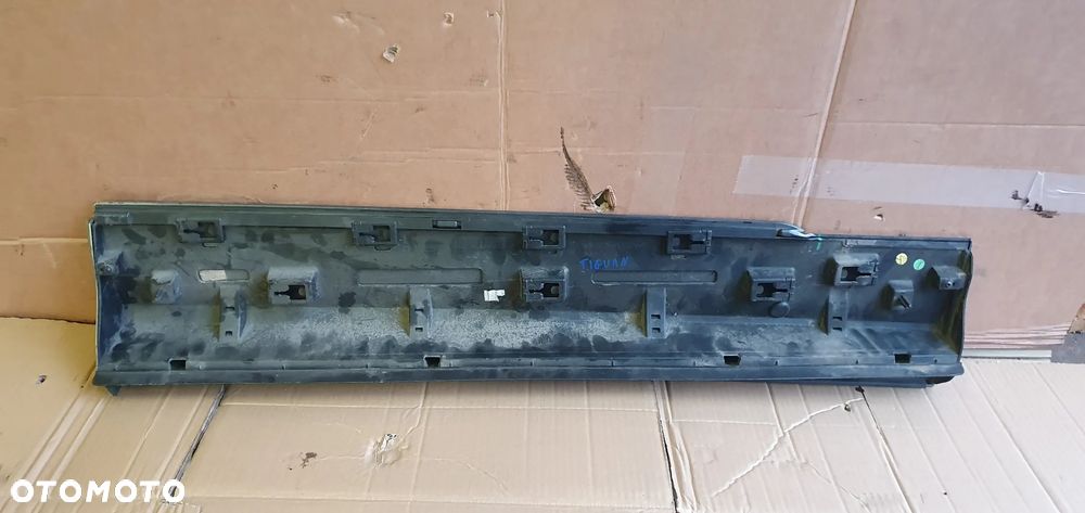 Listwa drzwi lewy przód przednia lewa VW Tiguan 5NA854939B - 5