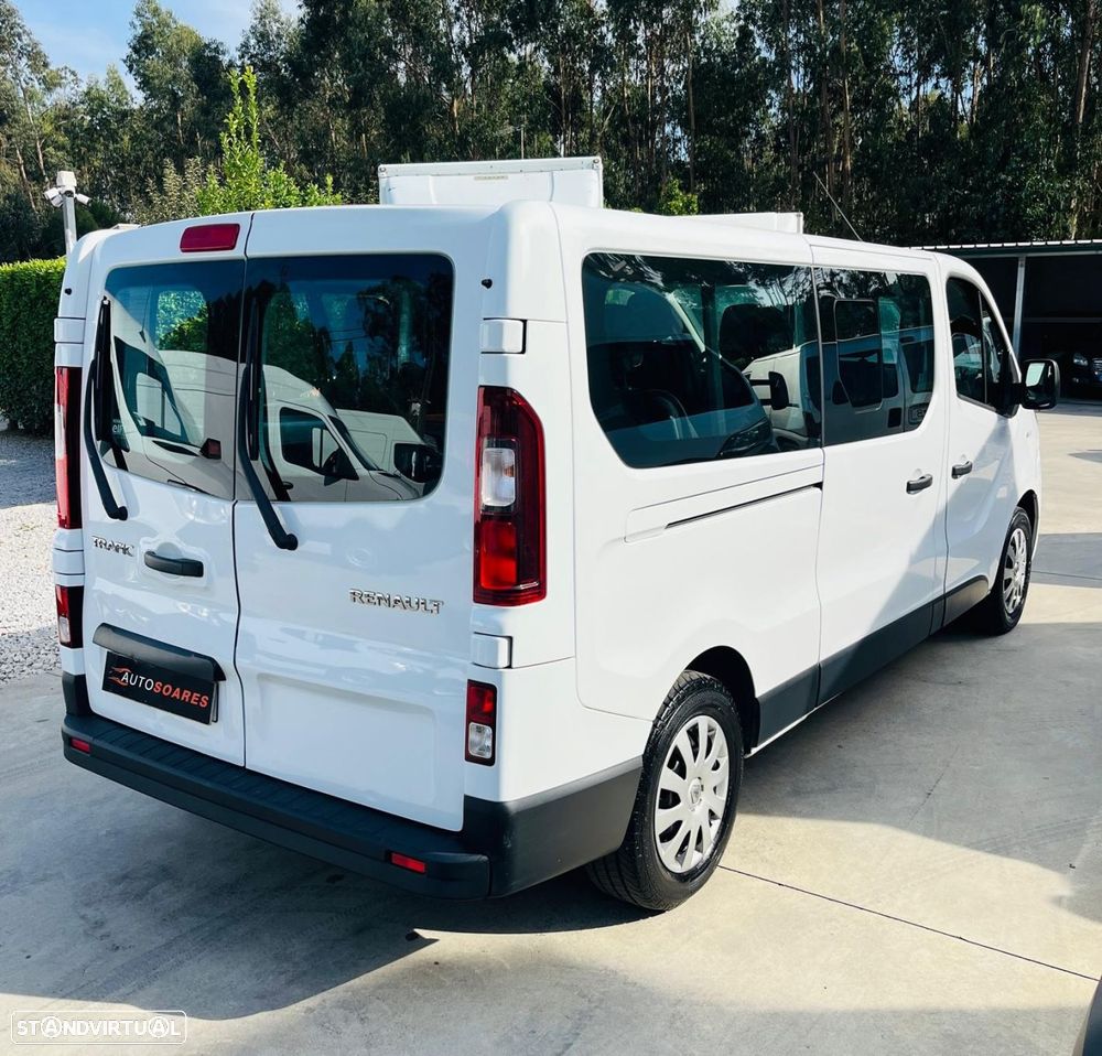 Renault Trafic 9 lugares - 8