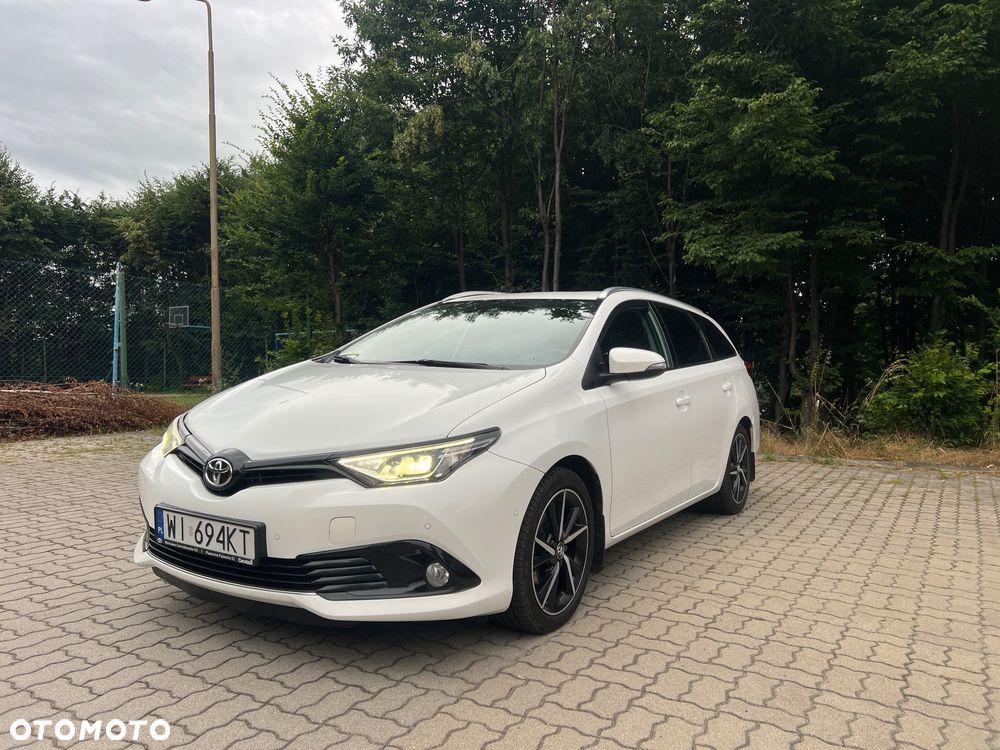 Toyota Auris 1.6 D-4D Dynamic - 1