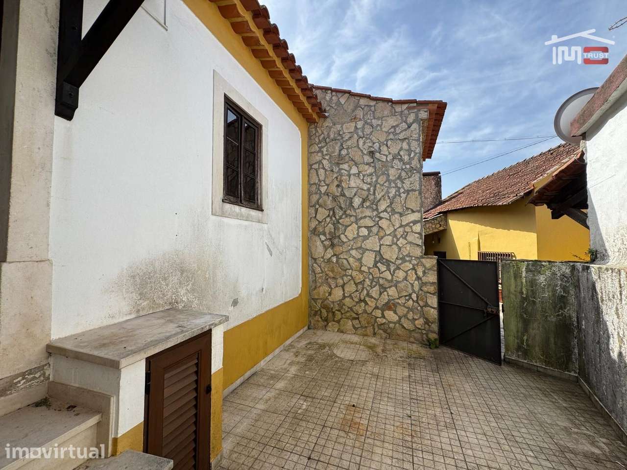 Moradia T2 habitável com terreno (imovel com licença de utilização) - Grande imagem: 3/32