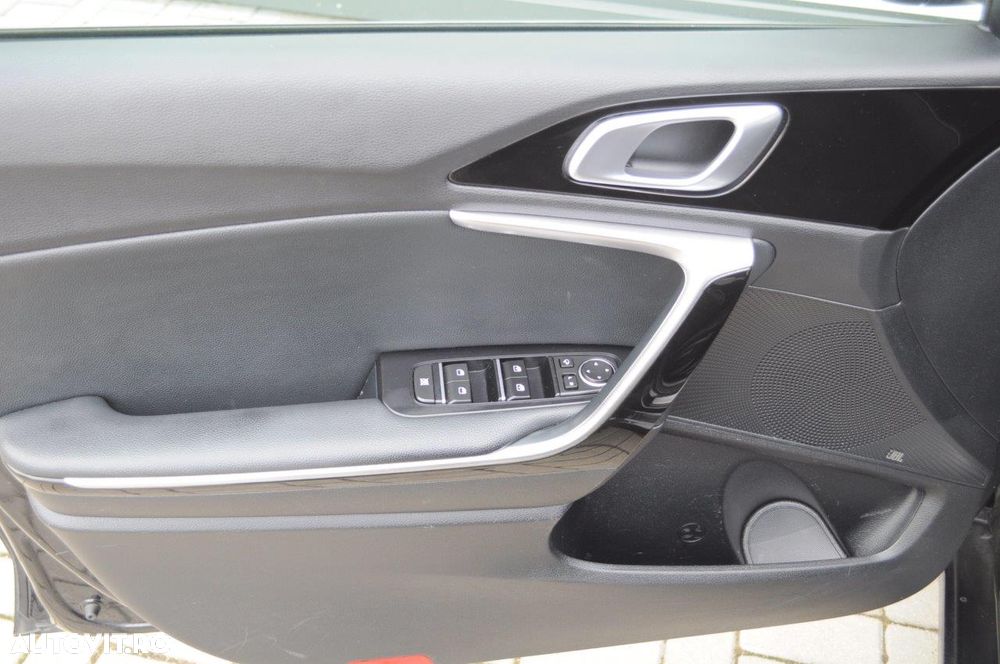 Kia Ceed 1.5 T-GDI DCT7 OPF GT Line - 32