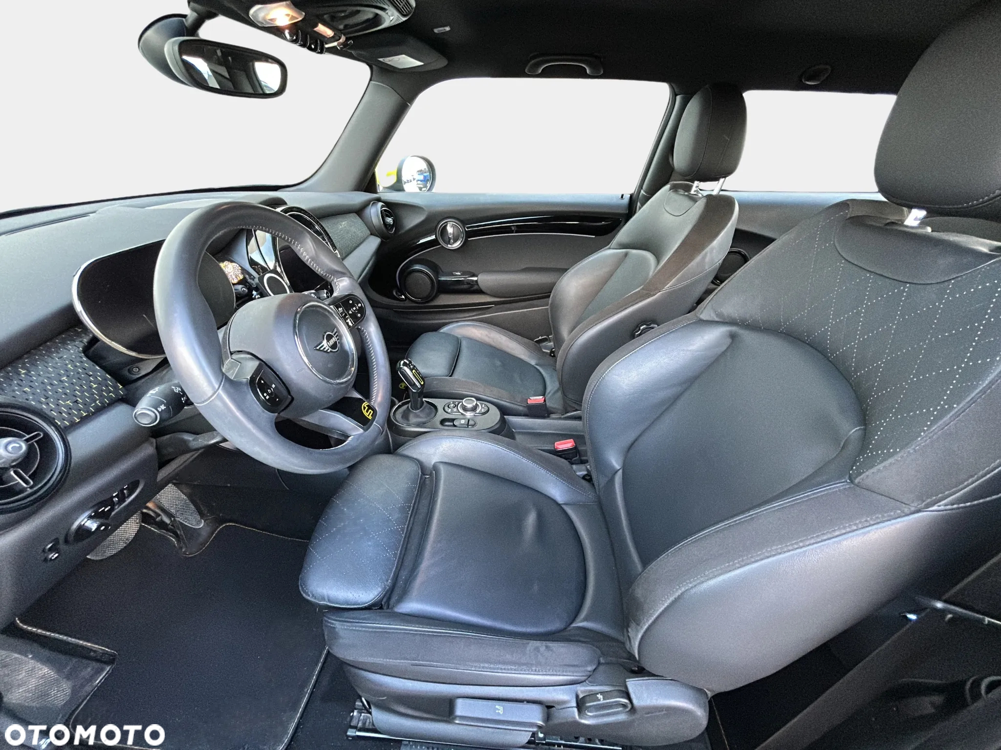 MINI Cooper SE Electric Trim - 11