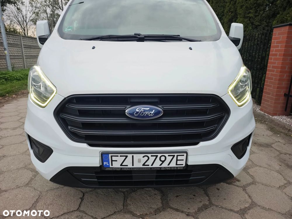 Ford CUSTOM - 14