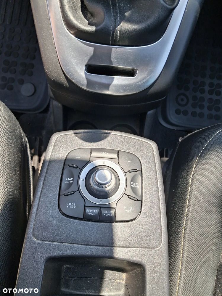 Renault Scenic TCe 130 Dynamique - 8