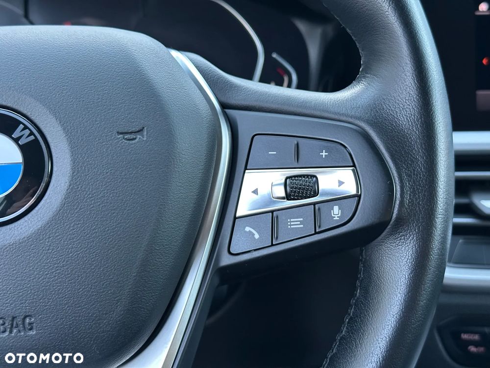 BMW Seria 3 318d - 11