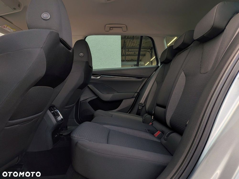 Skoda Octavia 1.5 TSI mHEV Selection DSG - 11