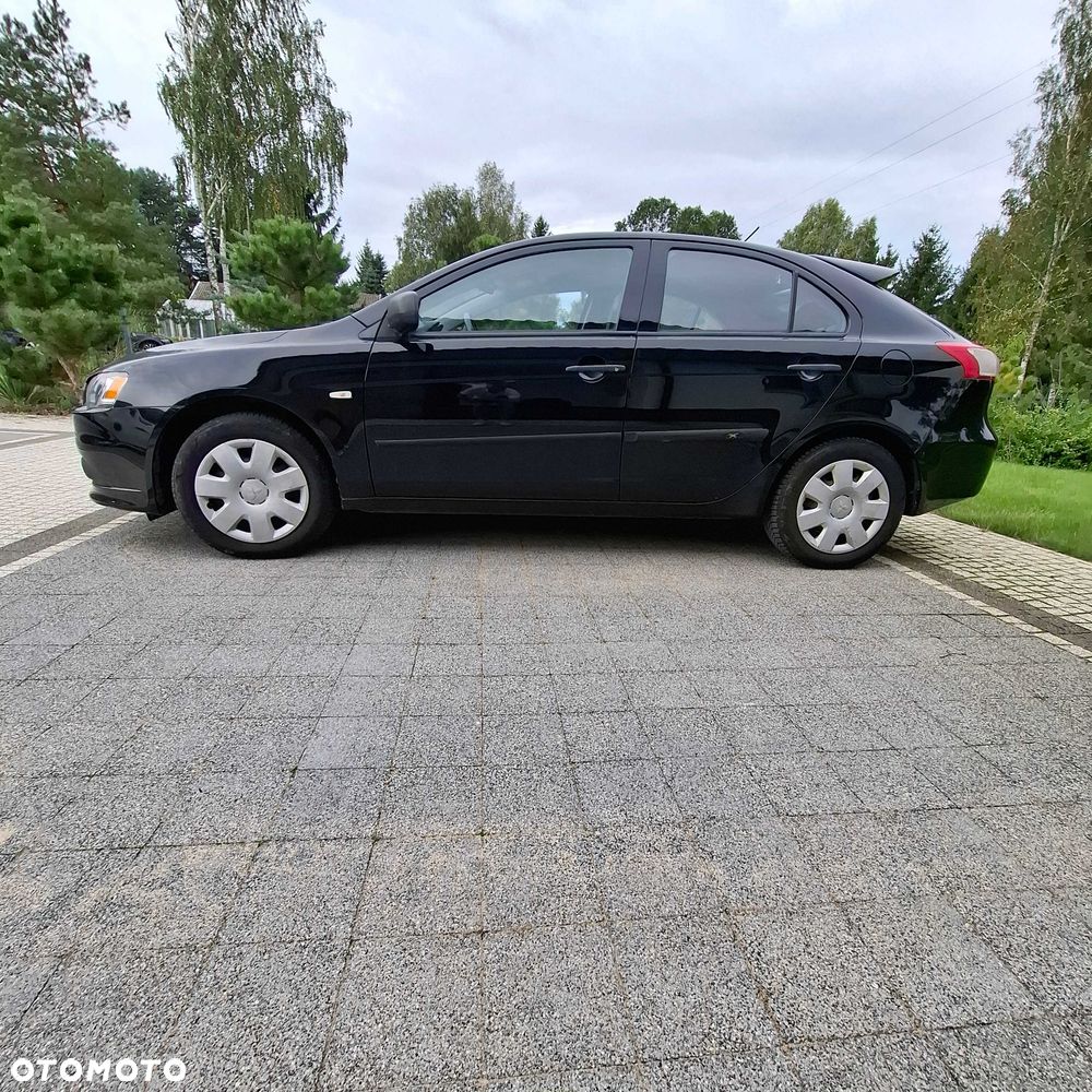 Mitsubishi Lancer - 2