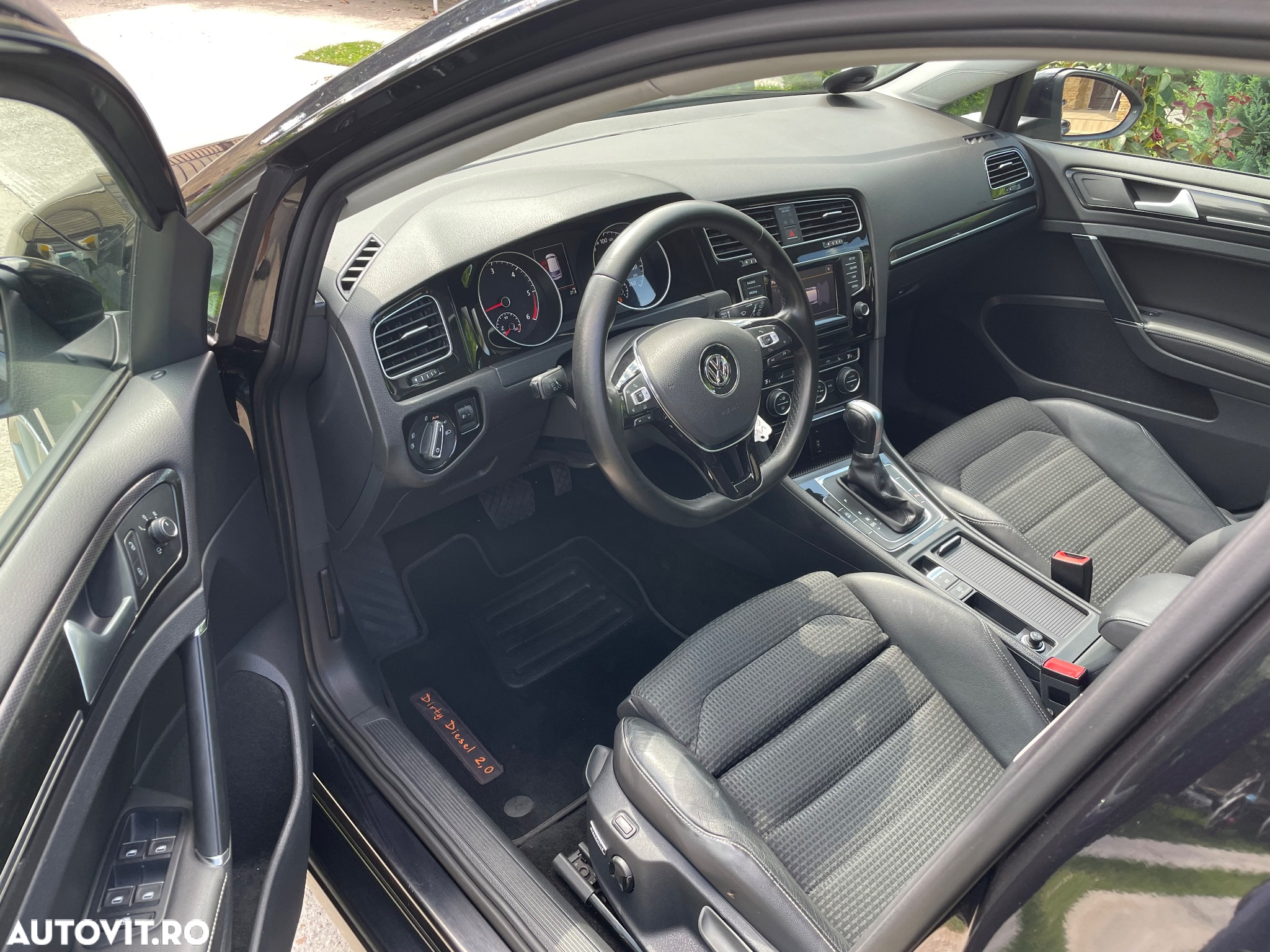 Volkswagen Golf - 20