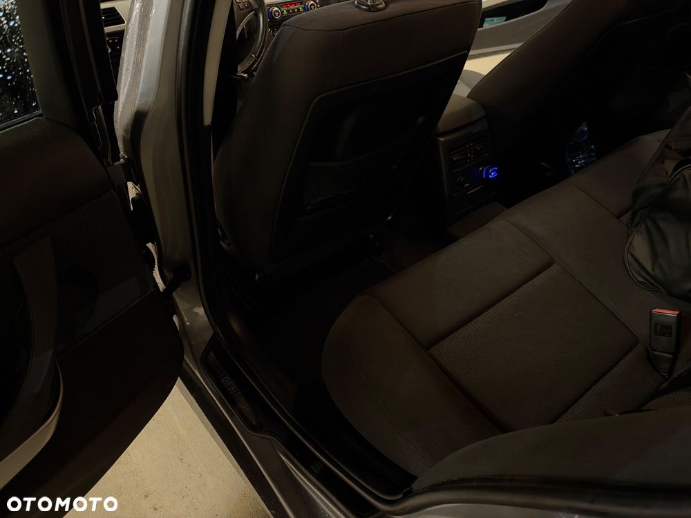 BMW Seria 3 316i - 7