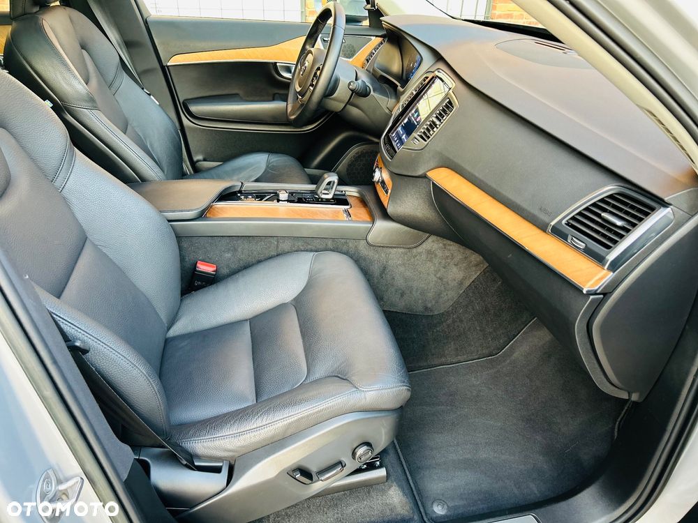 Volvo XC 90 - 11